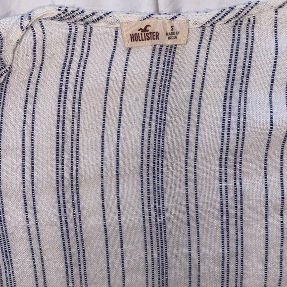 Hollister Long Sleeve Crop Top - Picture 3 of 3